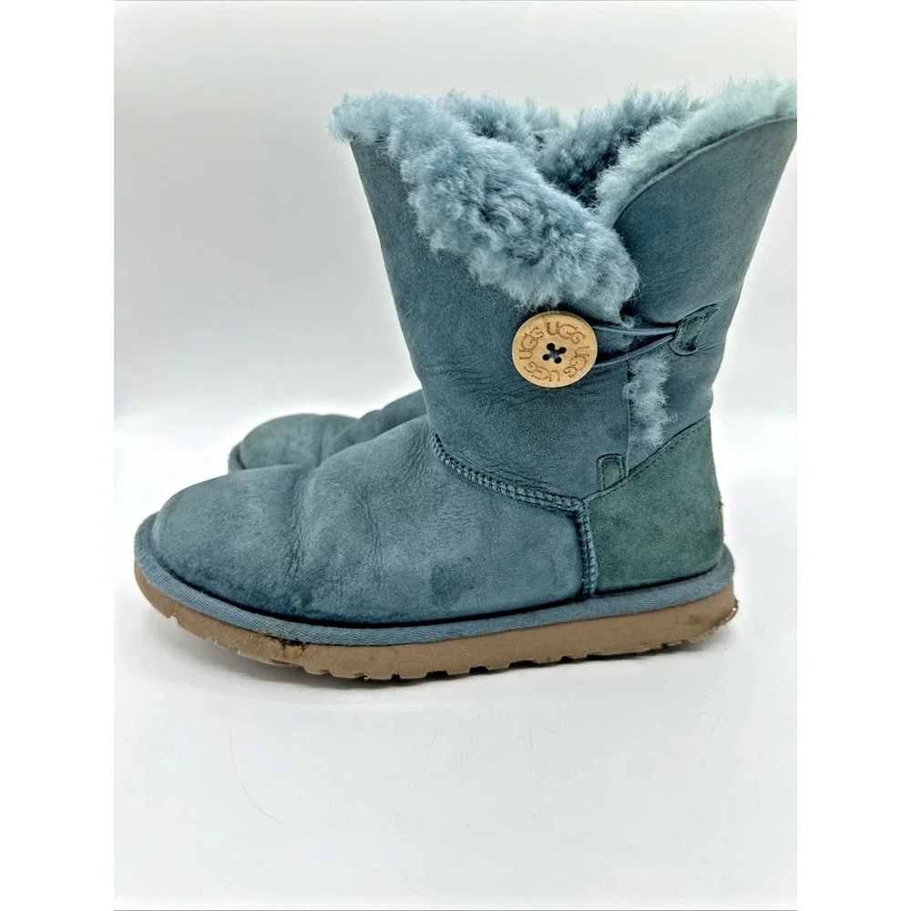 UGG Australia Bailey Button 5803 Teal Suede Sheepskin Winter Boots Women’s Sz 7